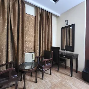 Mid Town Hotel